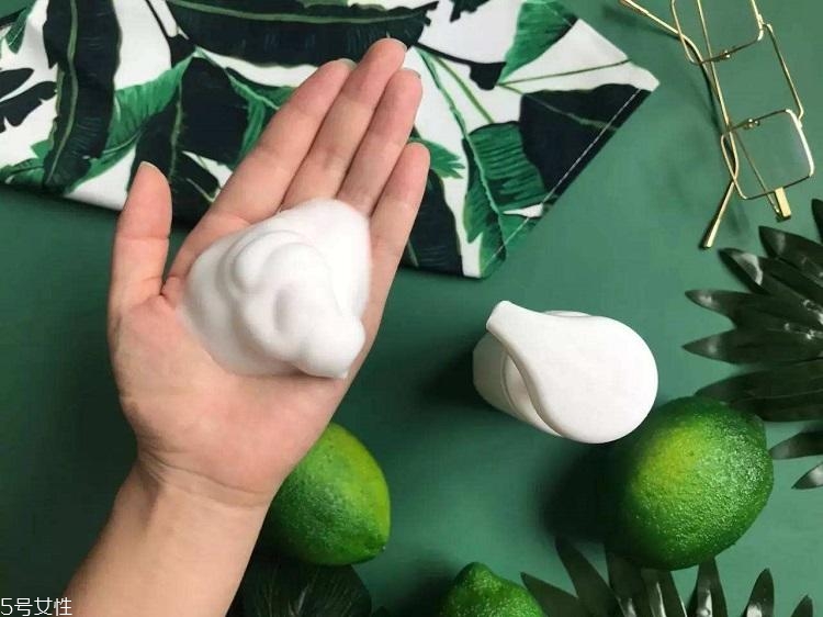 干皮怎么補水 干皮科學(xué)補水三步走 干皮怎么補水 干皮科學(xué)補水三步走