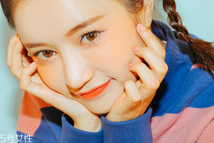 唇線筆和唇釉哪個(gè)好用 唇線筆和唇釉區(qū)別 唇線筆和唇釉哪個(gè)好用 唇線筆和唇釉區(qū)別