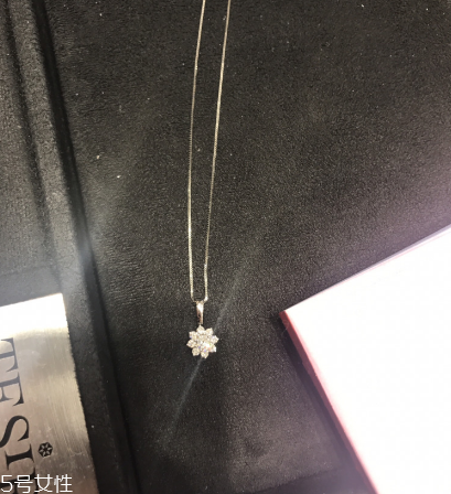 項鏈褪色怎么辦？項鏈退色處理方法