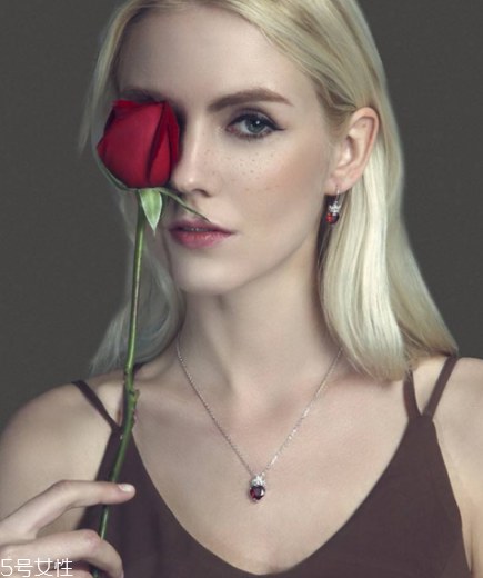 項鏈扣壞了怎么辦？項鏈扣子壞了修理方法