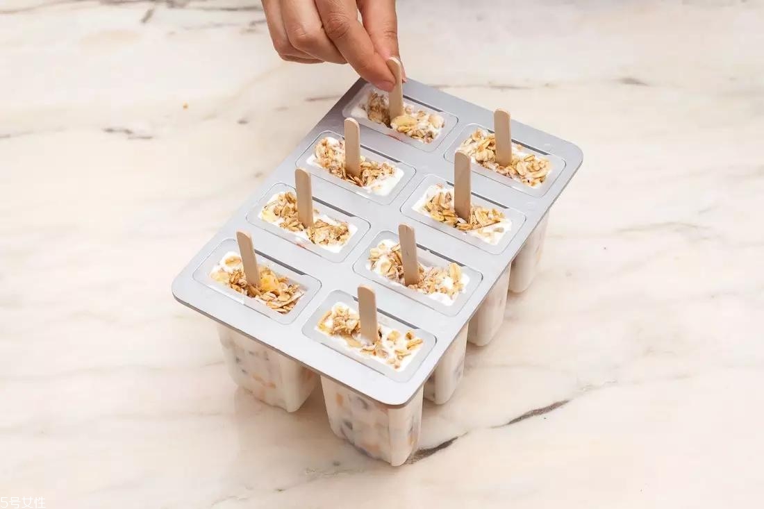 自制冰棍怎么做 ins網(wǎng)紅冰棍做法 自制冰棍怎么做 ins網(wǎng)紅冰棍做法