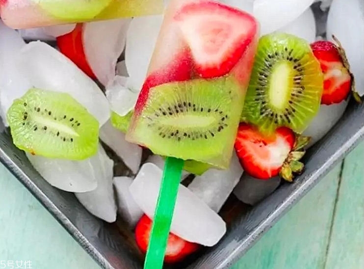 自制冰棍怎么做 ins網(wǎng)紅冰棍做法 自制冰棍怎么做 ins網(wǎng)紅冰棍做法