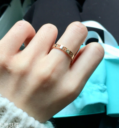 戒指可以戴食指嗎？戒指能不能戴在食指上？