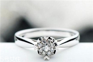 戒指會(huì)越戴越松嗎？戒指會(huì)不會(huì)越戴越大？