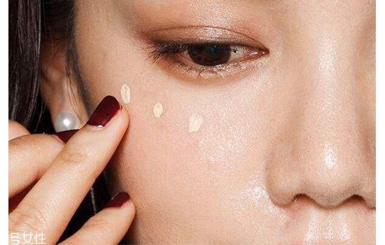 粉紫色眼妝教程 立體混血眼妝的畫法 粉紫色眼妝教程 立體混血眼妝的畫法