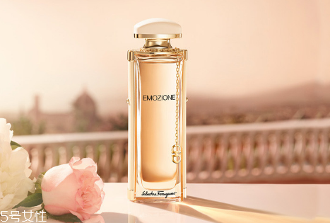 花粉過敏可以用香水嗎 花粉過敏者易對香水過敏 花粉過敏可以用香水嗎 花粉過敏者易對香水過敏