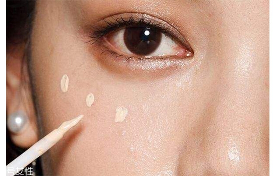 粉紫色眼妝教程 立體混血眼妝的畫法 粉紫色眼妝教程 立體混血眼妝的畫法