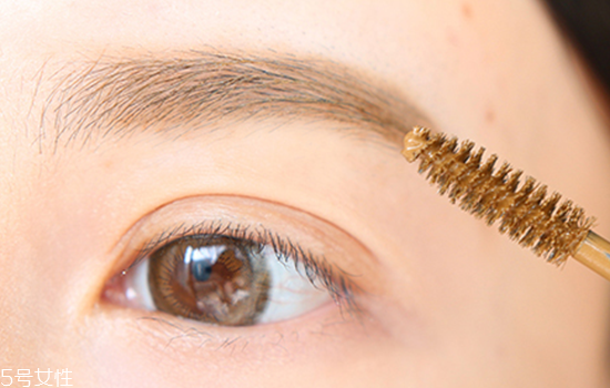 粉紫色眼妝教程 立體混血眼妝的畫法 粉紫色眼妝教程 立體混血眼妝的畫法