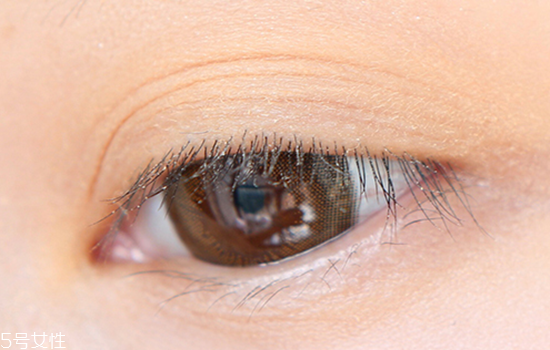 粉紫色眼妝教程 立體混血眼妝的畫法 粉紫色眼妝教程 立體混血眼妝的畫法