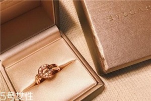 戒指和手表戴一只手嗎？戒指和手表是戴一邊嗎