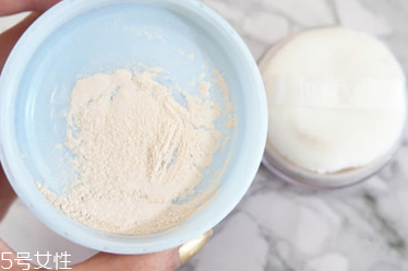 口罩粘粉底怎么辦 口罩不沾粉底2個(gè)技巧 口罩粘粉底怎么辦 口罩不沾粉底2個(gè)技巧