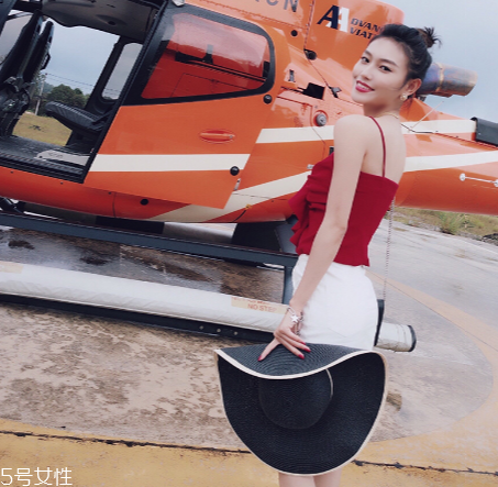 皮膚黃穿什么顏色顯白？適合黃皮女生的衣服顏色