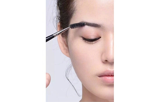 什么顏色口紅適合裸妝 裸妝的正確化妝步驟 什么顏色口紅適合裸妝 裸妝的正確化妝步驟