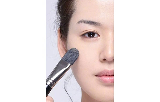 什么顏色口紅適合裸妝 裸妝的正確化妝步驟 什么顏色口紅適合裸妝 裸妝的正確化妝步驟