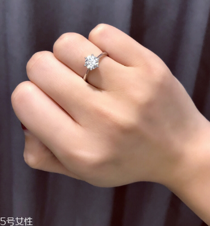 戒指太緊對(duì)手指有什么傷害？戒指戴太緊的危害