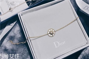 手鏈可以兩只手同時戴嗎？手鏈可以兩只手一起戴嗎