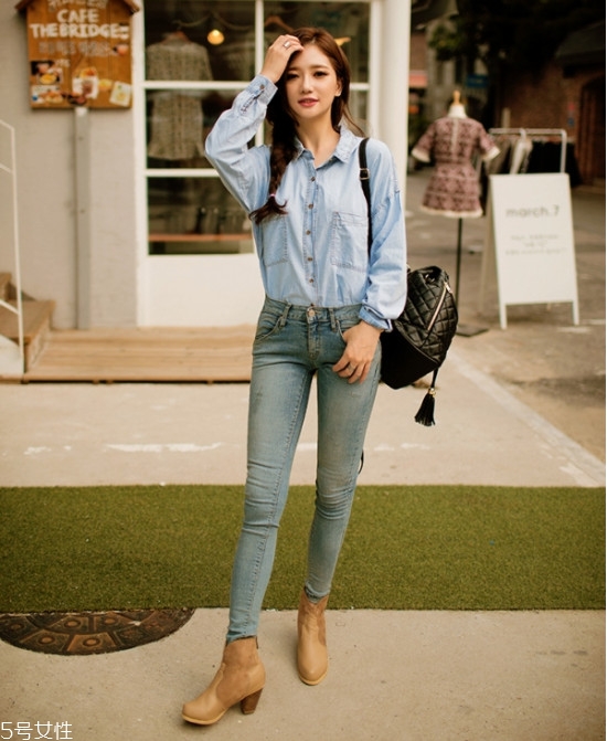 女生天藍(lán)色襯衫怎么搭配好看 女生天藍(lán)色襯衫怎么搭配好看