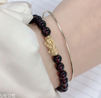 手鏈上有兩個貔貅好嗎？手鏈可以戴兩個貔貅嗎？