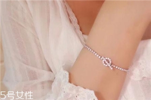 手鏈?zhǔn)裁搭伾每?？手鏈哪種顏色最好看