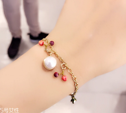 手鏈要比手圍大幾厘米？手鏈要比手圍大多少