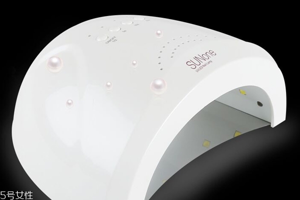 甲油膠照燈時候疼什么原因 甲油膠照燈時候疼怎么辦 甲油膠照燈時候疼什么原因 甲油膠照燈時候疼怎么辦