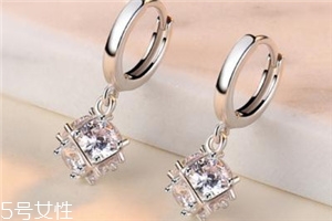 耳環(huán)取不下來(lái)怎么辦？耳環(huán)取不下來(lái)解決方法