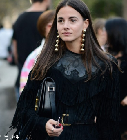 耳環(huán)太重了怎么辦？耳環(huán)太重的危害