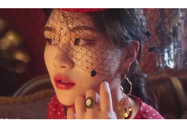 吉普賽少女妝教程 簡單四步異域風情妝 吉普賽少女妝教程 簡單四步異域風情妝