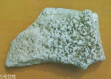 人中白是什么藥材 人中白的藥用價(jià)值 人中白是什么藥材 人中白的藥用價(jià)值