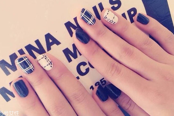 美甲怎么留白好看？好看的美甲留白款式