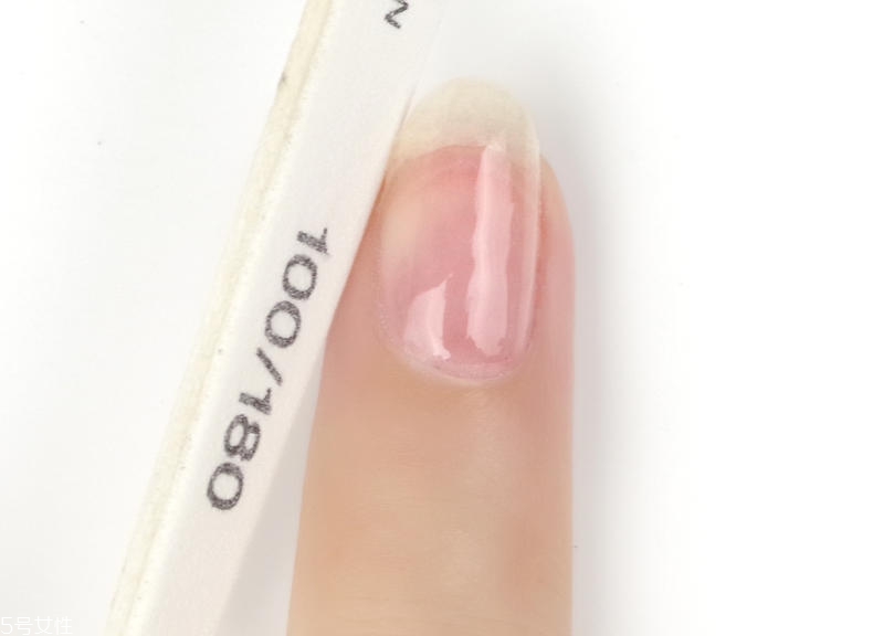 尖形指甲怎么修剪好看 尖形指甲打磨方法 尖形指甲怎么修剪好看 尖形指甲打磨方法