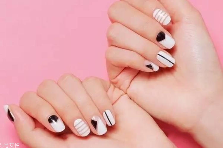 美甲怎么留白好看？好看的美甲留白款式