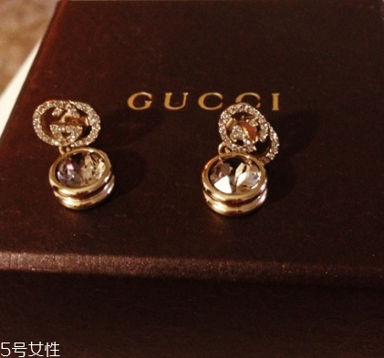 耳釘可以用白酒消毒嗎？耳釘用白酒消毒有用嗎