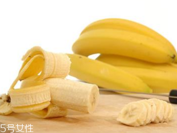 香蕉牛奶面膜用什么牛奶 六款常見的香蕉美白面膜 香蕉牛奶面膜用什么牛奶 六款常見的香蕉美白面膜