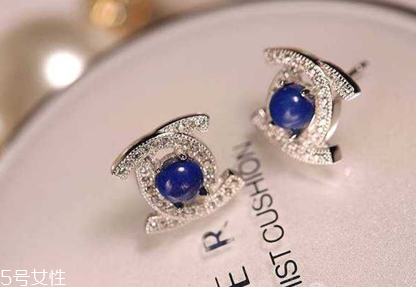 耳釘不帶耳帽會掉嗎？耳釘沒有耳帽會不會掉