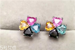 耳釘要經(jīng)常拿下來嗎？耳釘需要經(jīng)常取下來嗎