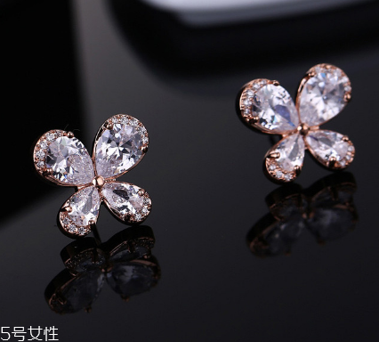 耳釘什么材質(zhì)的好？耳釘買什么材質(zhì)好？