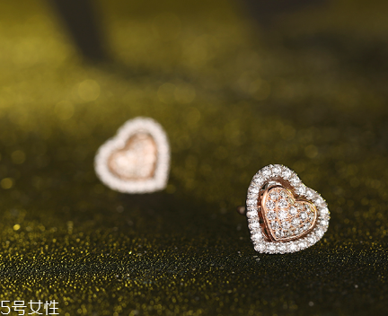 耳釘什么材質(zhì)的好？耳釘買什么材質(zhì)好？