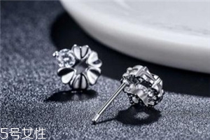 耳釘什么材質(zhì)的好？耳釘買什么材質(zhì)好？