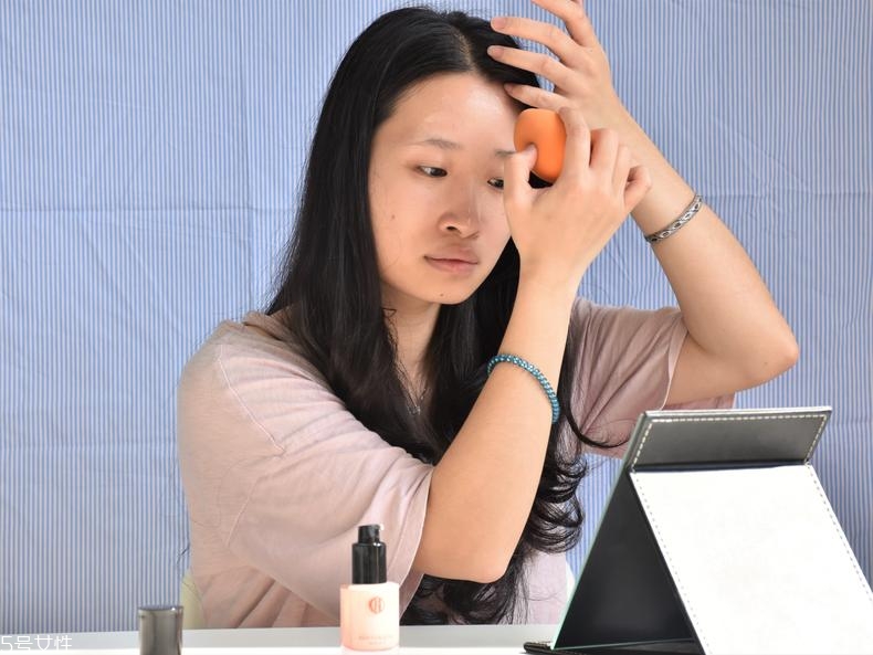 職場(chǎng)妝容怎么畫比較得體 職場(chǎng)妝容快速上手教程 職場(chǎng)妝容怎么畫比較得體 職場(chǎng)妝容快速上手教程