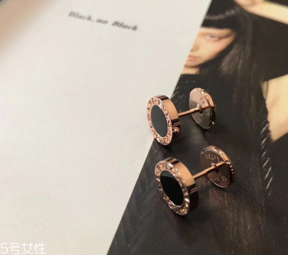 耳釘一般多少克？耳釘一對(duì)是多少克？