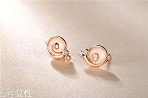 耳釘一般多少克？耳釘一對(duì)是多少克？