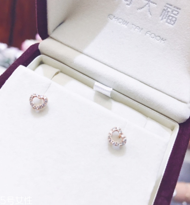 耳釘有沒(méi)有單賣(mài)的？耳釘可以只買(mǎi)一個(gè)嗎？