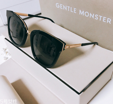 太陽(yáng)鏡可以用水洗嗎？太陽(yáng)鏡能不能水洗？