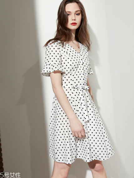 矮個(gè)子穿什么連衣裙？矮個(gè)子適合什么連衣裙？
