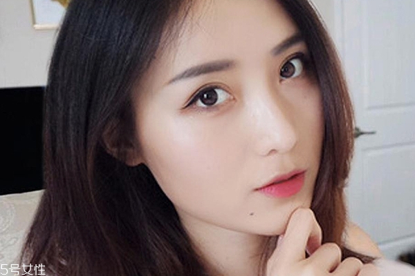 逛街畫什么妝容好看 包你賺夠回頭率的夏季妝容 逛街畫什么妝容好看 包你賺夠回頭率的夏季妝容