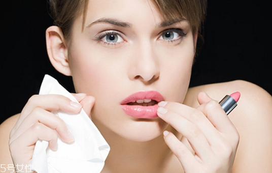 唇色深怎么辦 唇色深的改善方法 唇色深怎么辦 唇色深的改善方法