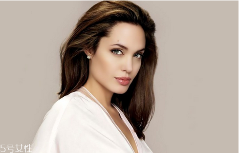 口紅涂不出顏色怎么回事 涂口紅的小技巧 口紅涂不出顏色怎么回事 涂口紅的小技巧