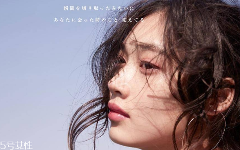 涂完口紅嘴唇內(nèi)側(cè)發(fā)白怎么回事 涂口紅嘴唇內(nèi)側(cè)發(fā)白原因 涂完口紅嘴唇內(nèi)側(cè)發(fā)白怎么回事 涂口紅嘴唇內(nèi)側(cè)發(fā)白原因