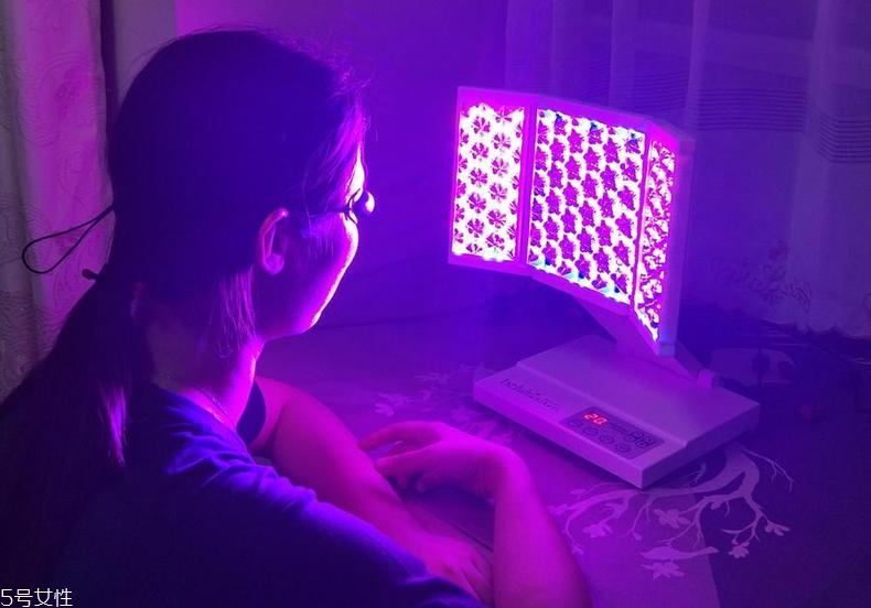 大排燈美容儀能照身體嗎 大排燈美容儀能治痘痘嗎 大排燈美容儀能照身體嗎 大排燈美容儀能治痘痘嗎